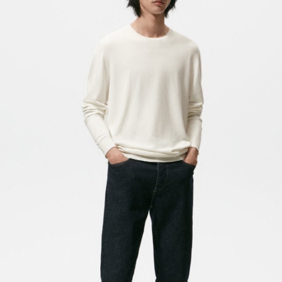 ZARA slim fit white crewneck - Picture 1 of 3